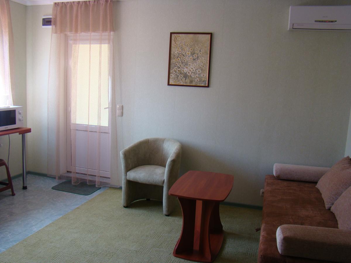 Mini-Hotel In Odessa Yard Zewnętrze zdjęcie